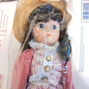 Heritage Mint Porcelain Doll Suzette 1989